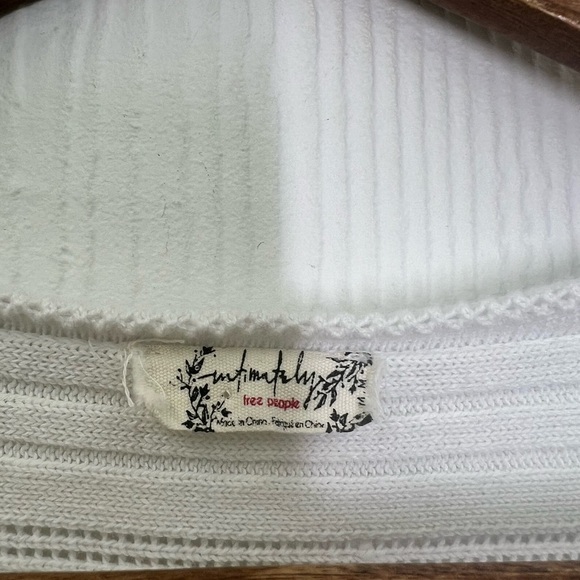 Free People - White Open Fun Design Long Sleeve Trimmed Pink Crop Top Medium - Picture 10 of 12